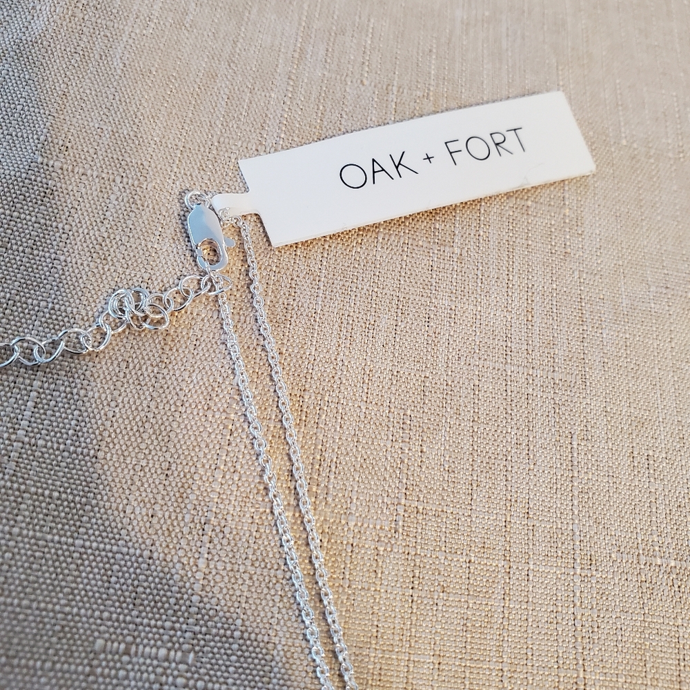 BNWT OAK + FORT Silver Coloured Oval Pendant Necklace - Picture 3 of 7